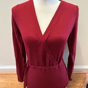 Valentine’s day ready! Dark red NY& Co thin sweater- Size Small